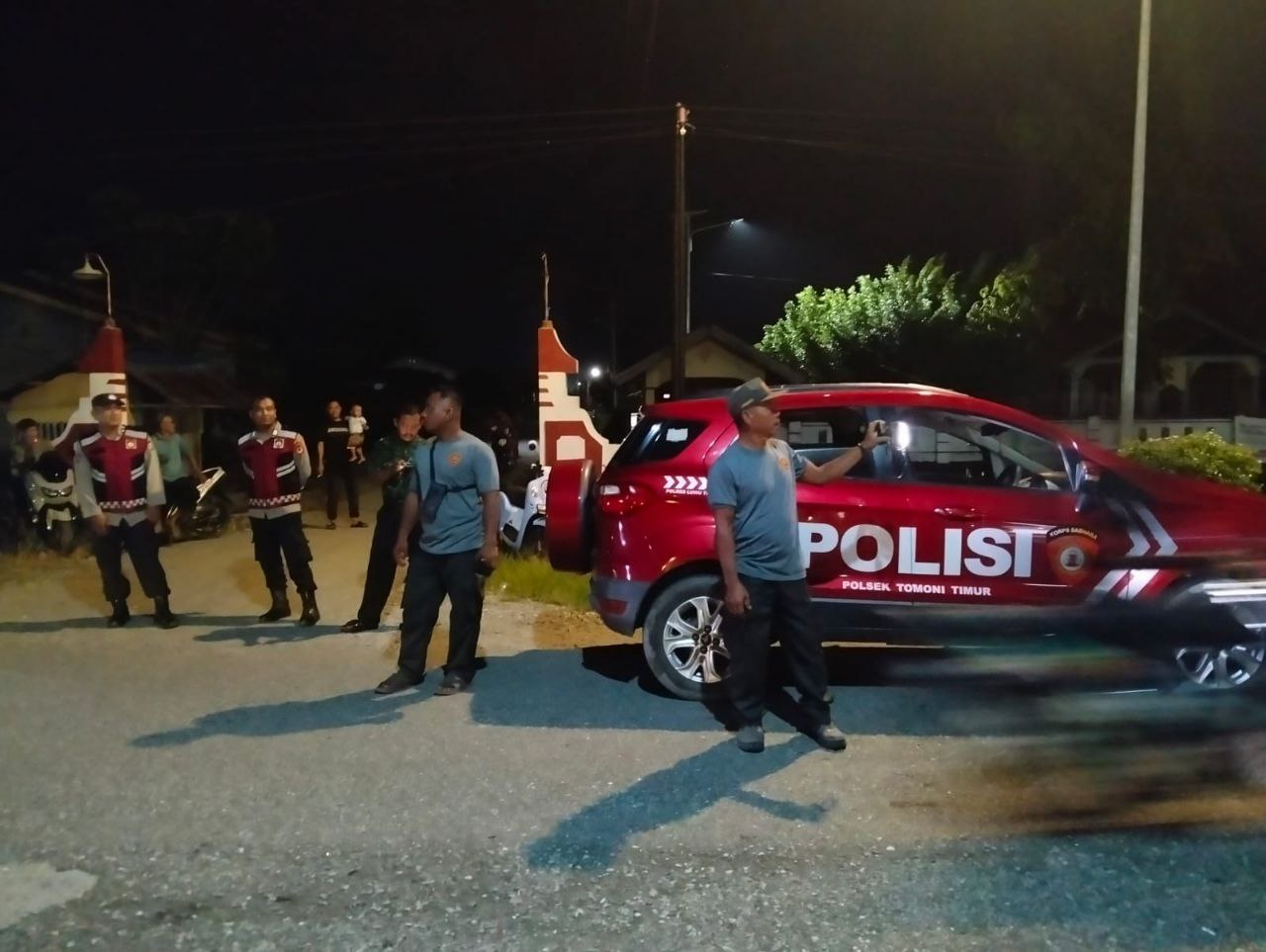 KRYD POLSEK TOMONI TIMUR: GIAT PENGAMANAN MALAM TAKBIRAN IDUL ADHA 1446 H BERJALAN AMAN DAN KONDUSIF