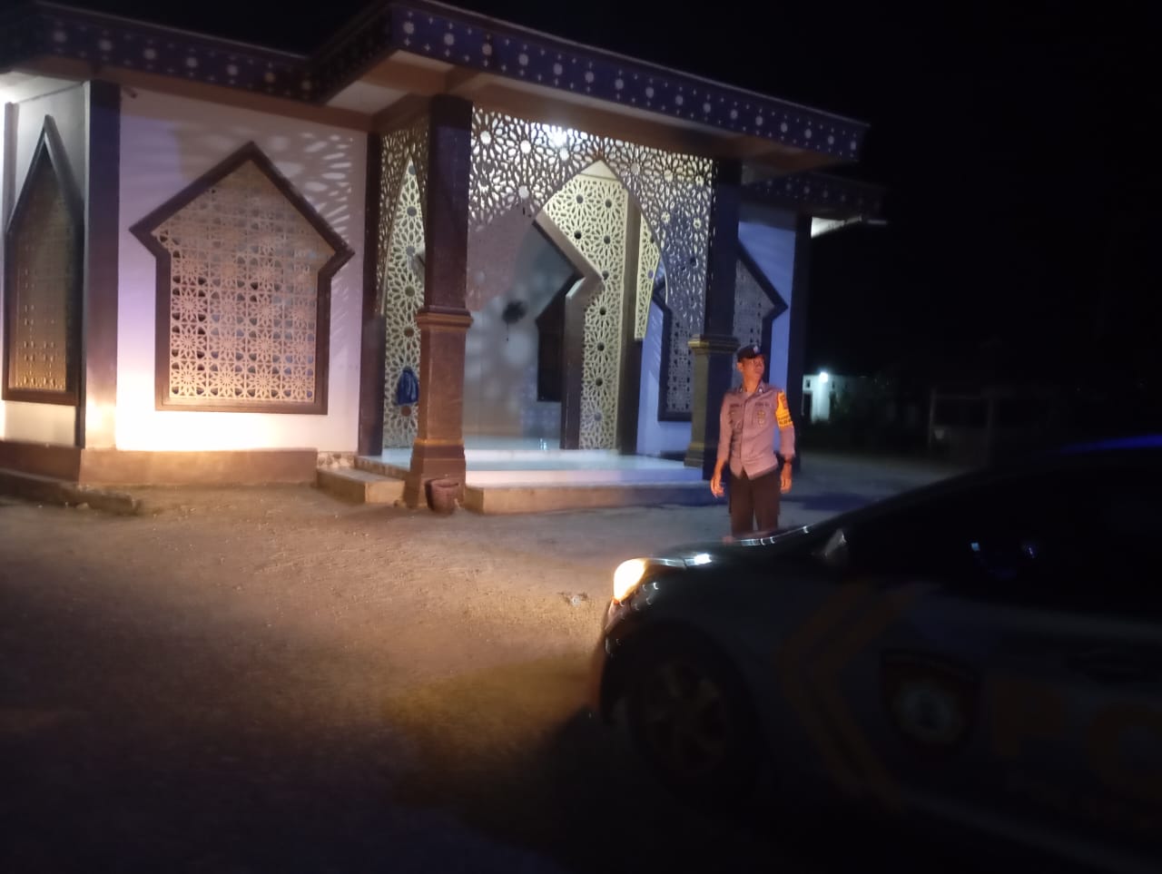 POLSEK TOMONI TIMUR LAKSANAKAN PATROLI RUTIN, SITUASI KAMTIBMAS AMAN TERKENDALI