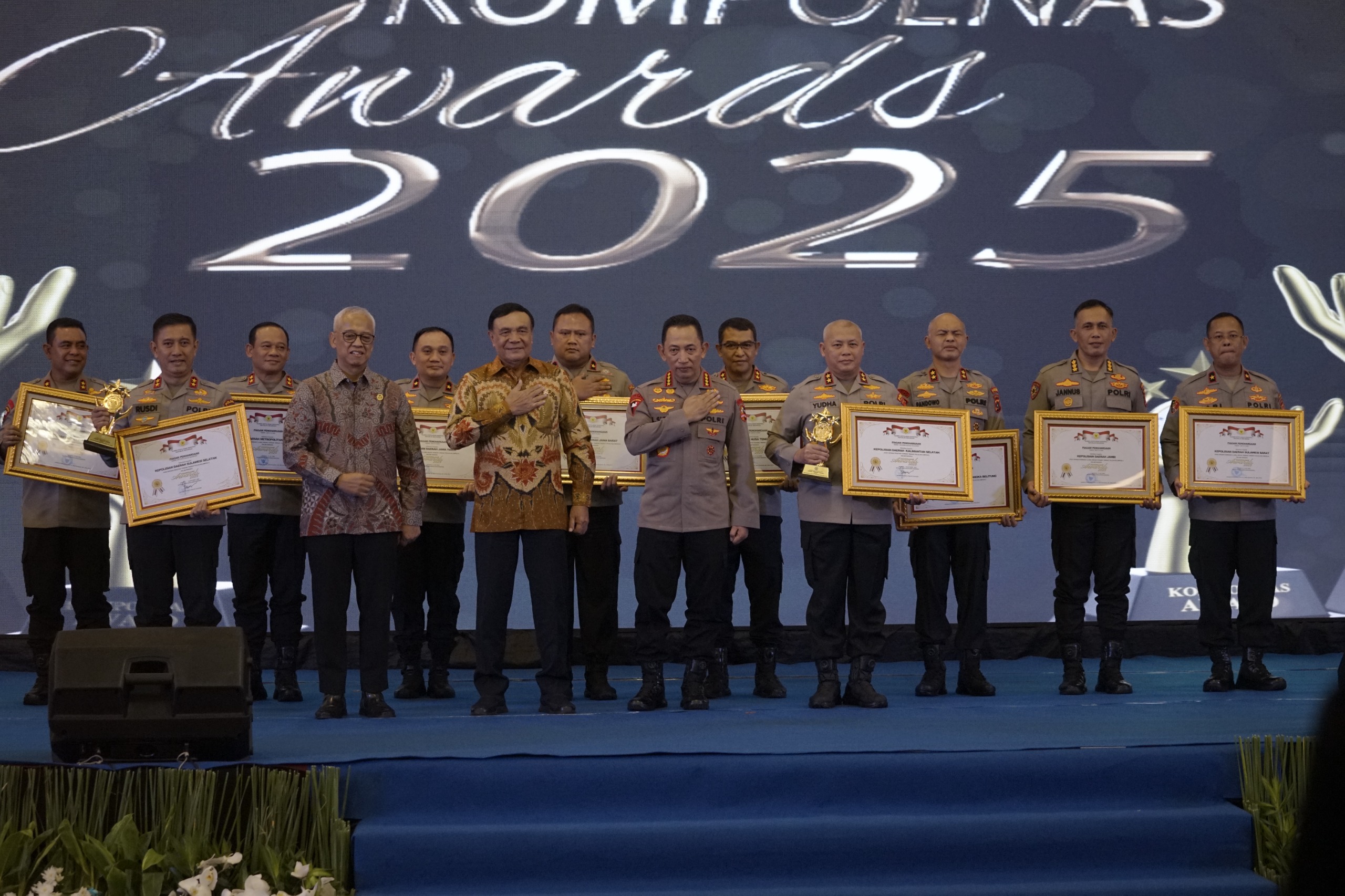 Tiga Tahun Berturut-Turut Raih Penghargaan Nasional, Kapolda Sulsel Irjen Pol. Rusdi Hartono Bukti Nyata Kepemimpinan Berintegritas